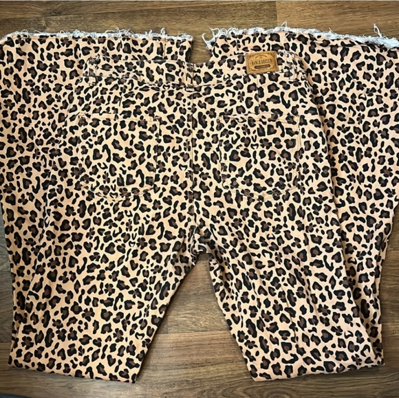 RANCH DRESS'N Flare Boot Jeans, size 14 (Leopard) - Picture 3 of 5